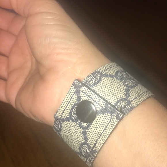 UPCYCLED GUCCI BRACELET - Picture 4 of 5